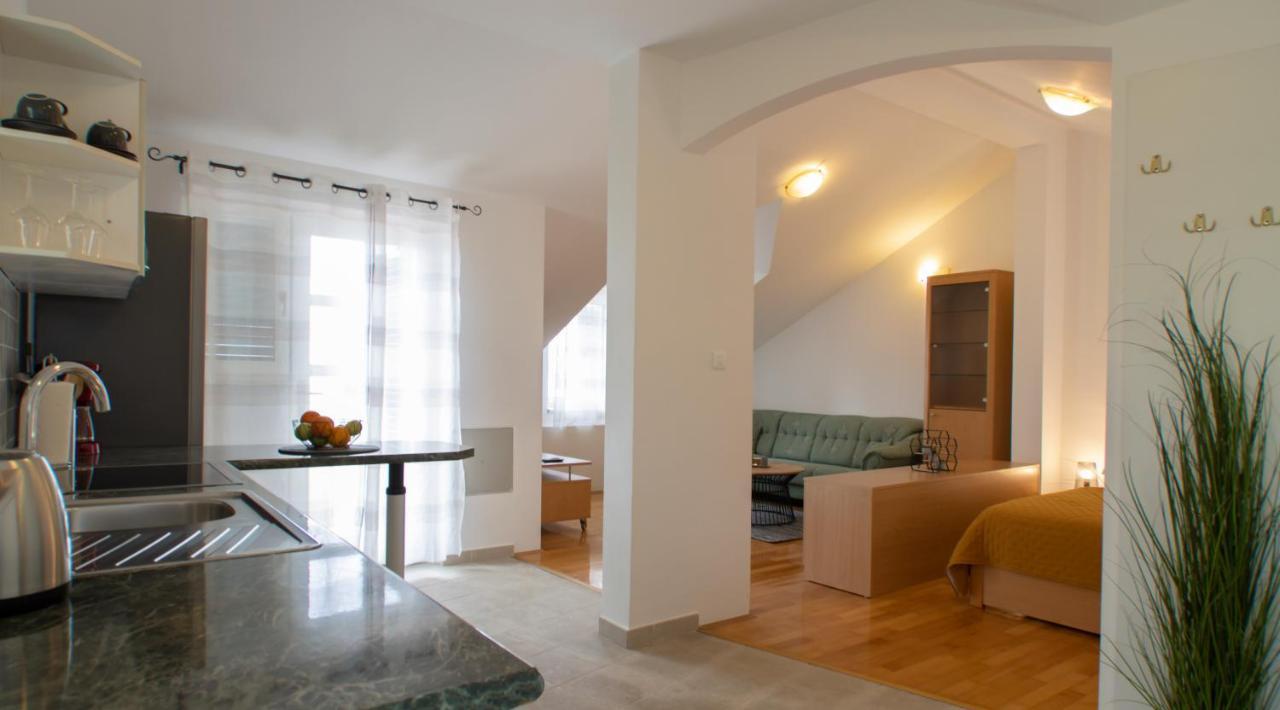באסקה וודה Mozart Apartments מראה חיצוני תמונה