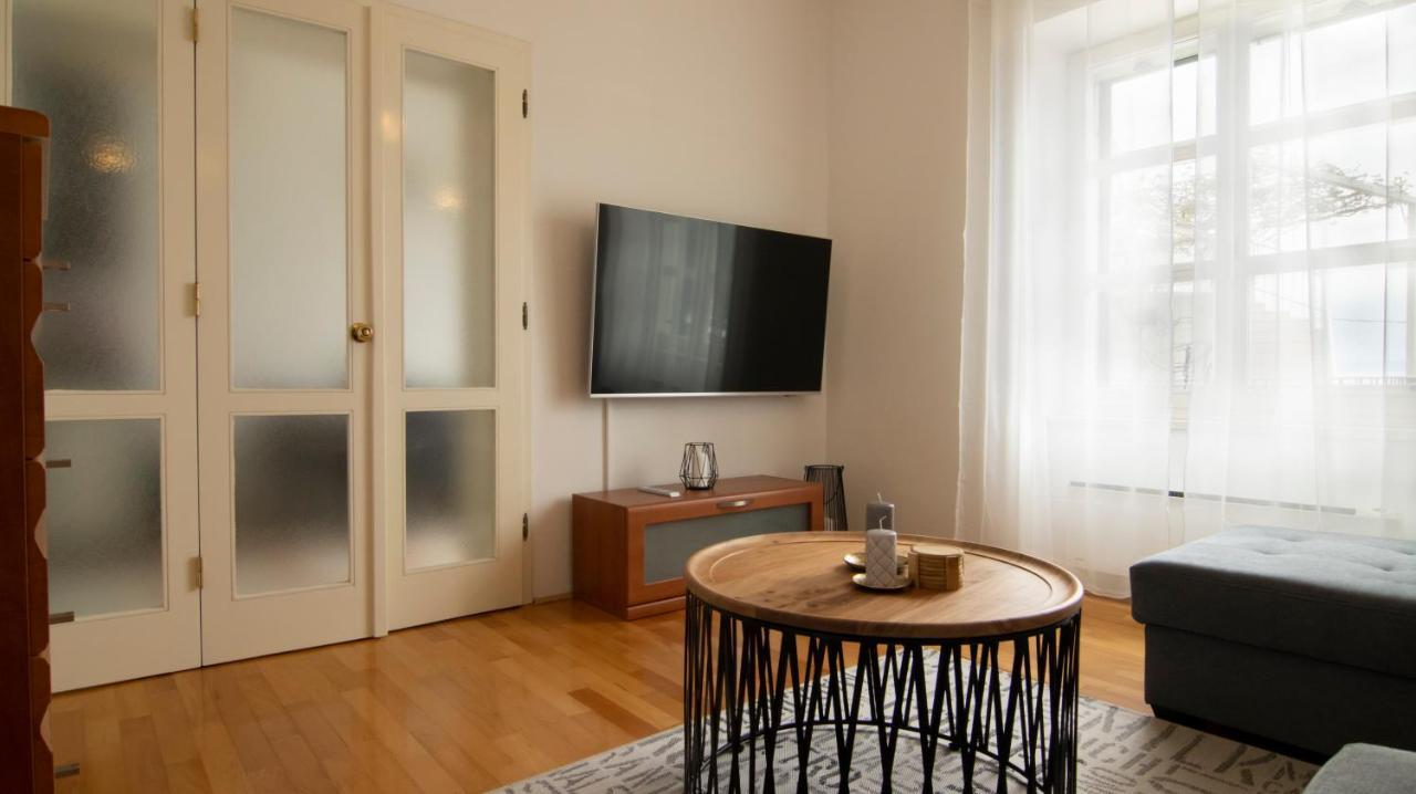 באסקה וודה Mozart Apartments מראה חיצוני תמונה