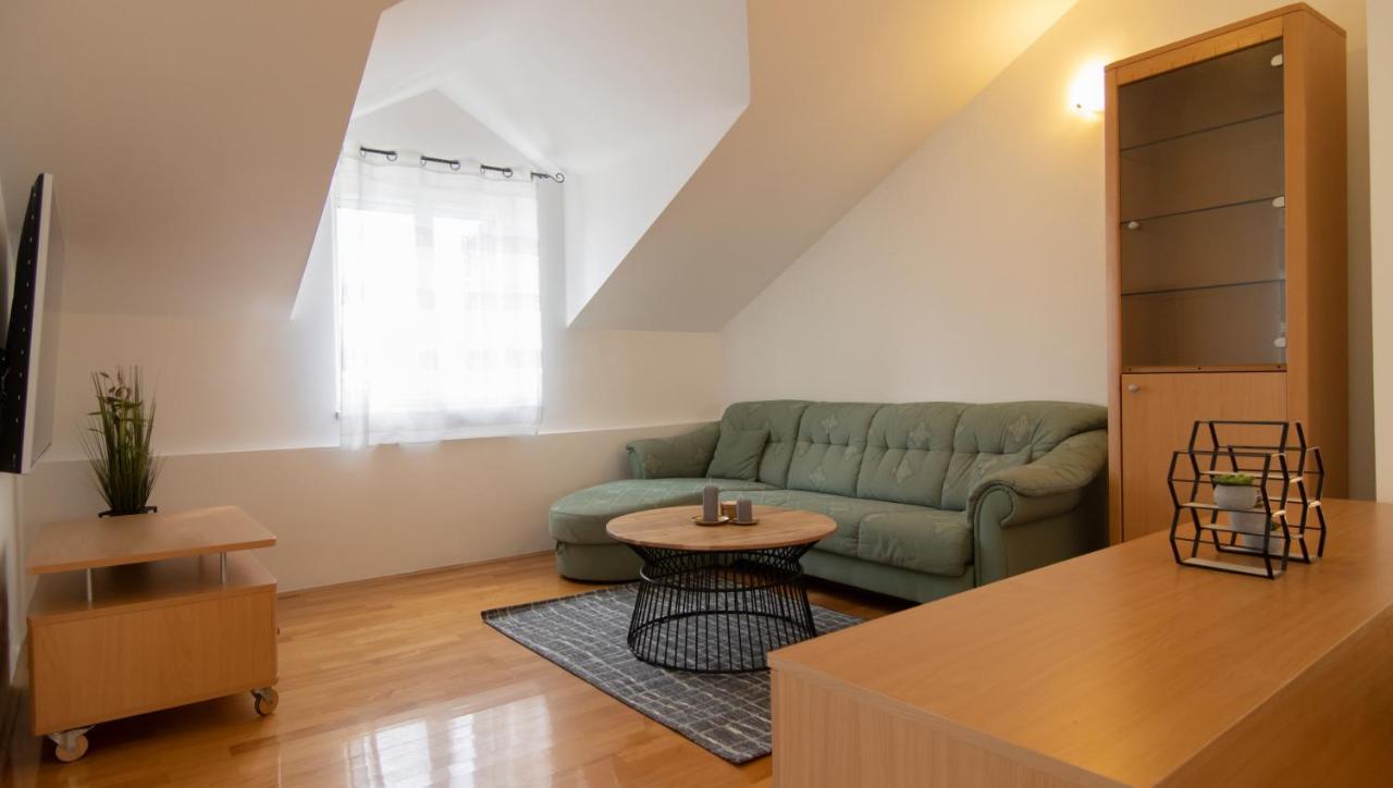 באסקה וודה Mozart Apartments מראה חיצוני תמונה